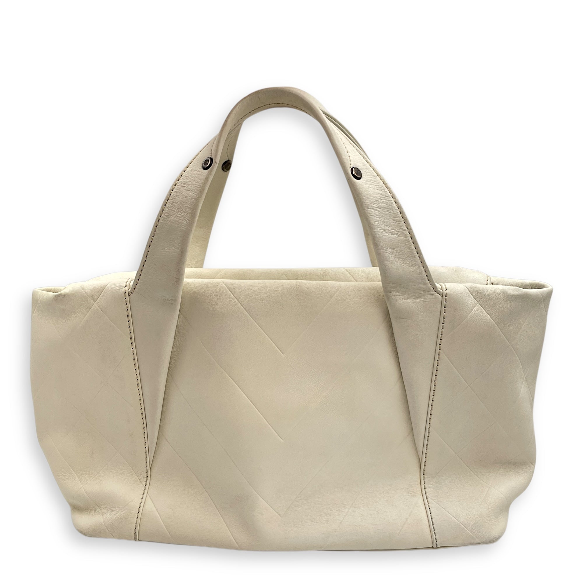 CC Chevron All Day Long White Tote Bag in Calfskin, Brushed Palladium hardware - Image 3