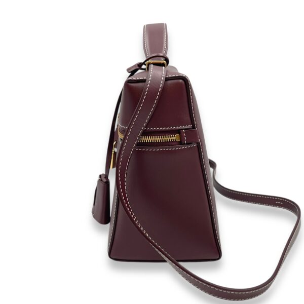 Extra Pocket 27 Saddle Leat Shoulder Bag in Calfskin, Gold hardware - Image 5