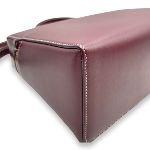 Extra Pocket 27 Saddle Leat Shoulder Bag in Calfskin, Gold hardware - Image 10