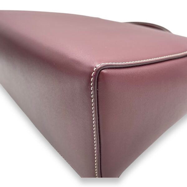 Extra Pocket 27 Saddle Leat Shoulder Bag in Calfskin, Gold hardware - Image 11