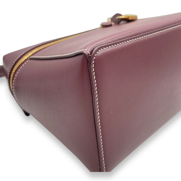 Extra Pocket 27 Saddle Leat Shoulder Bag in Calfskin, Gold hardware - Image 8