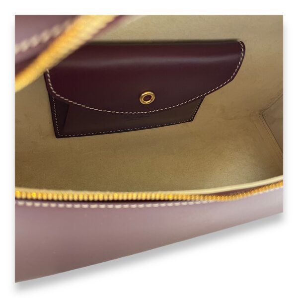 Extra Pocket 27 Saddle Leat Shoulder Bag in Calfskin, Gold hardware - Image 7
