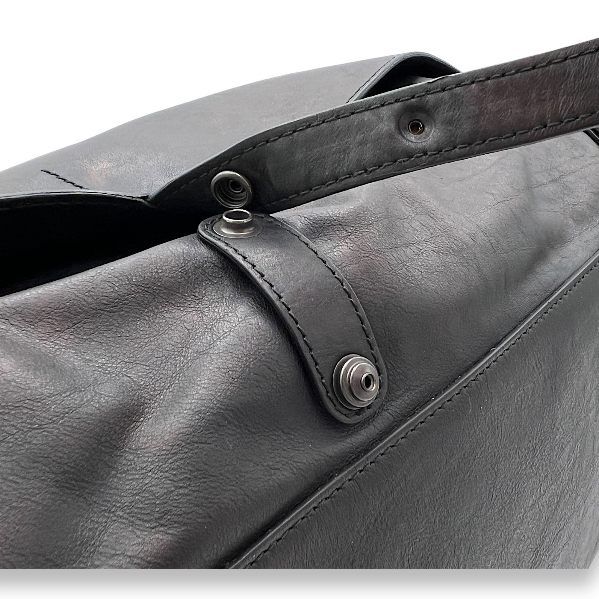 Others dark brown Messenger Bag in Calfskin, Ruthenium hardware - Image 9