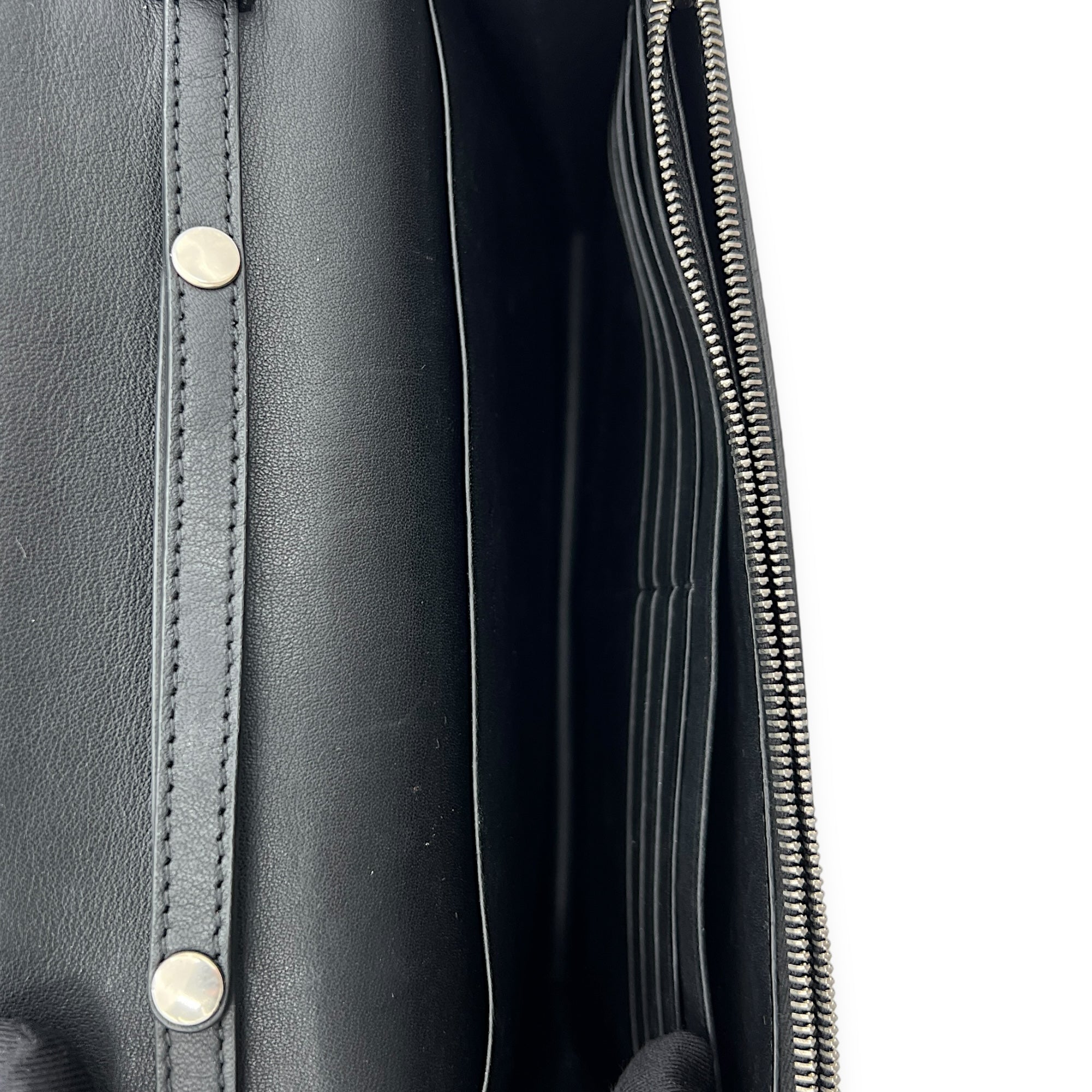 Frame Black Wallet On Chain in Calfskin, Silver hardware - Image 10