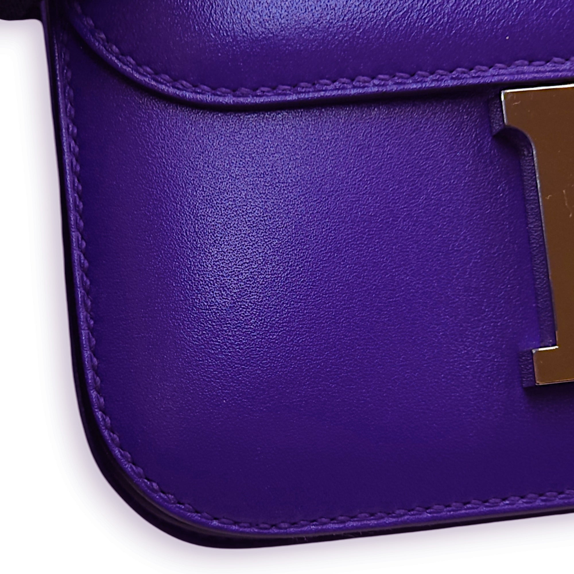 Constance 18 Blue Electric in Tadelakt, Palladium hardware - Image 23