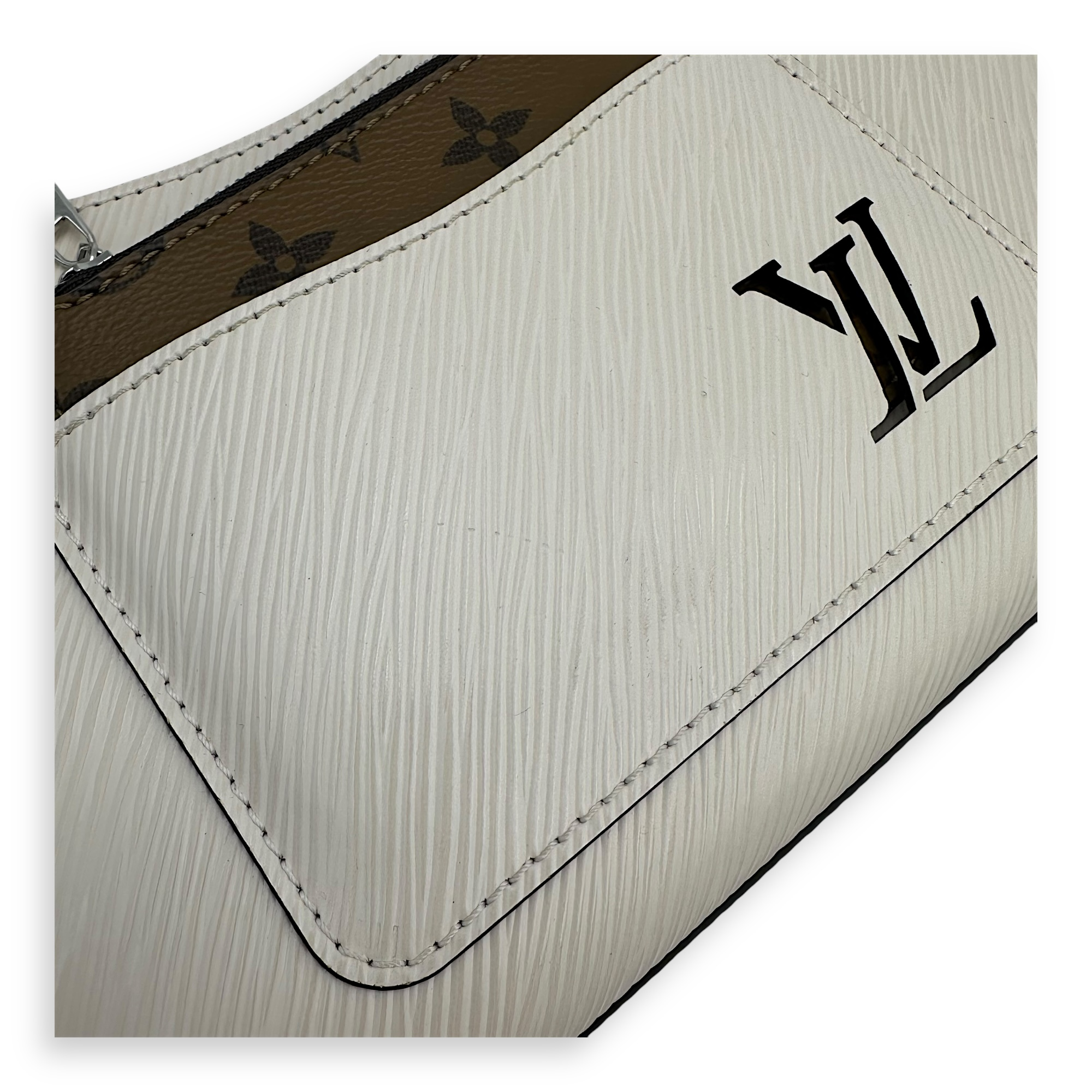 Marelle Shoulder Bag Shoulder bag in Epi leather, Silver Hardware - Image 11