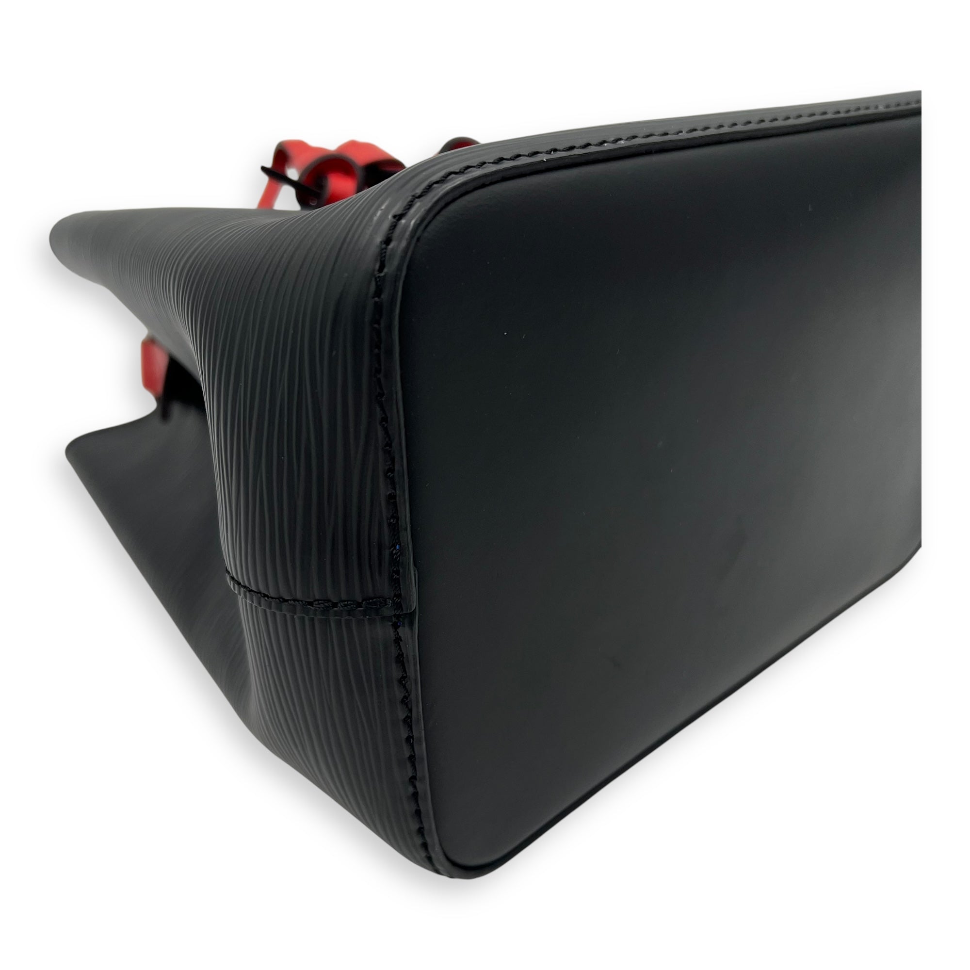 NeoNoe Bucket Bag BB Black in Epi Leather, Silver hardware - Image 8