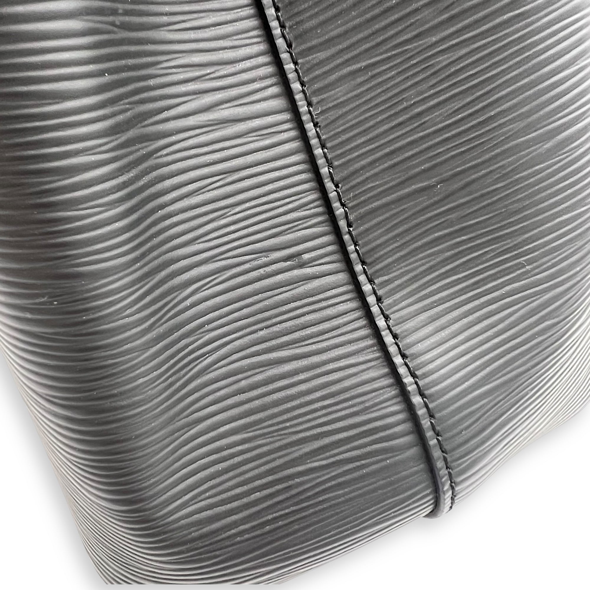 NeoNoe Shoulder Bag BB Black in Epi Leather, Silver hardware - Image 9