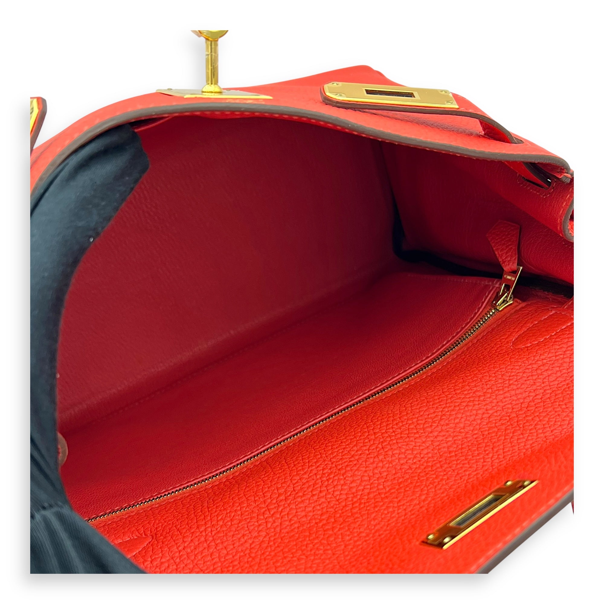 Kelly 28 Rouge Pivoine Top Handle Bag in Togo, Gold hardware - Image 10