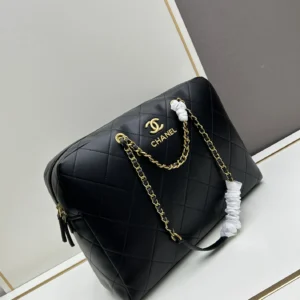 Chanel AAA Quality Shoulder Bags For Women Durable 8063