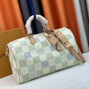 Louis Vuitton Travel Bags For Women ModernLook 7176
